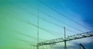 uma torre com vários fios se entrelaçando