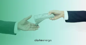 Pessoa calculando dívida