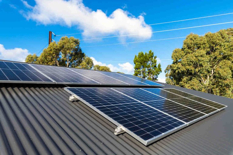Como funciona a energia solar? Guia completo para iniciantes